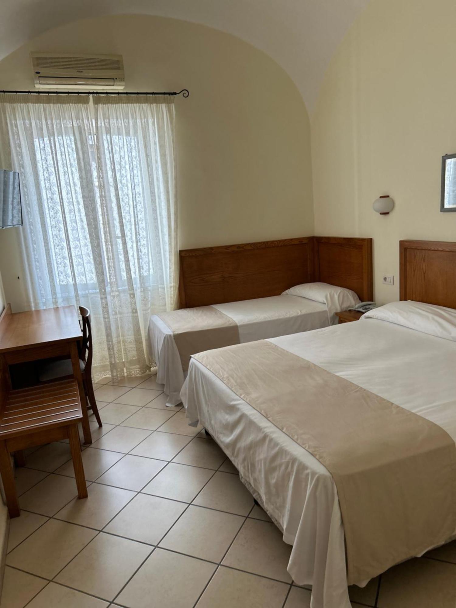 Hotel Da Raffaele Ίσκια Δωμάτιο φωτογραφία