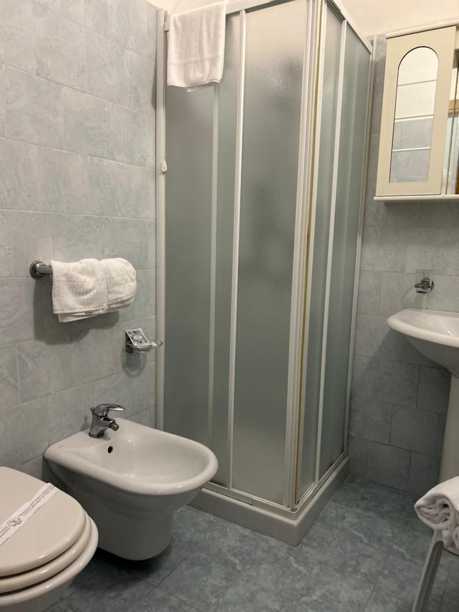 Hotel Da Raffaele Ίσκια Δωμάτιο φωτογραφία
